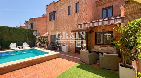 Chalet Individual en venta en Alto de los Molinos, 4 dormitorios.
