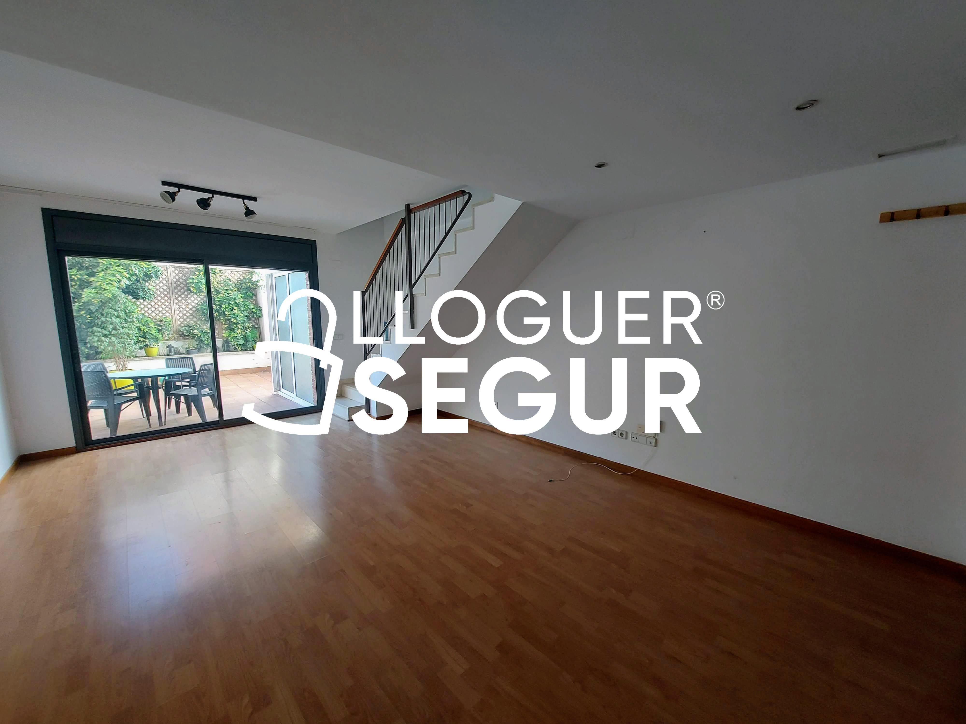 Sala d'estar de Pis de lloguer en  Barcelona Capital amb Aire condicionat i Terrassa