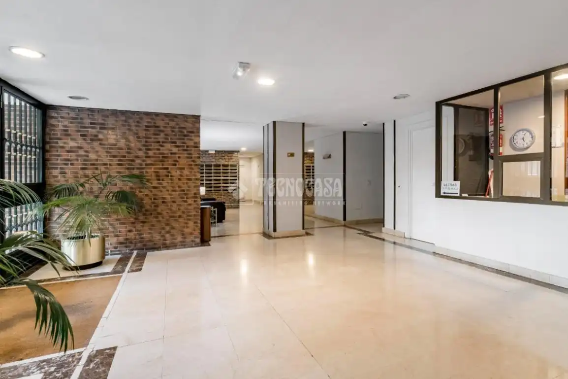 Piso en venta en Madrid con Calefacción y Terraza