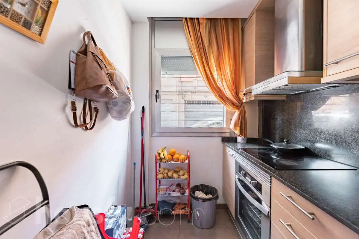 Kitchen of Ground floor for sale in Sabadell  with Air Conditioner, Heating and Parquet flooring