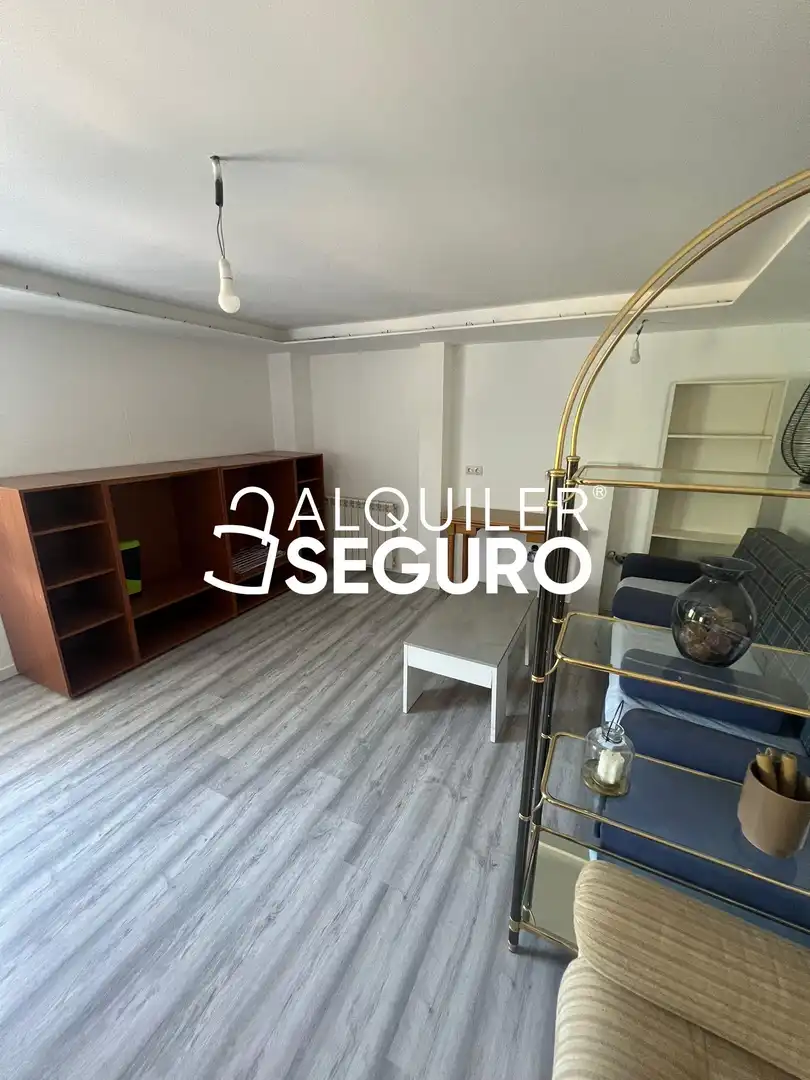 Piso de alquiler en Madrid con Calefacción y Amueblado