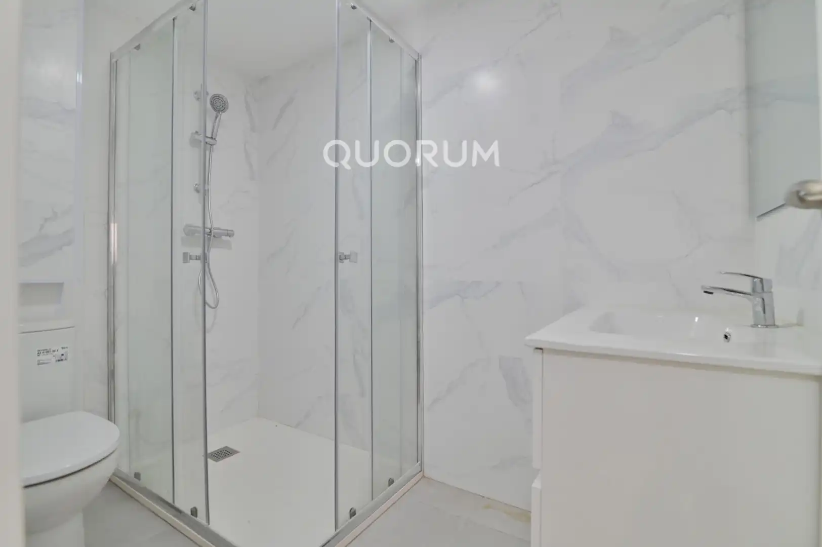 Bathroom of Flat for sale in Bilbao   with Balcony
