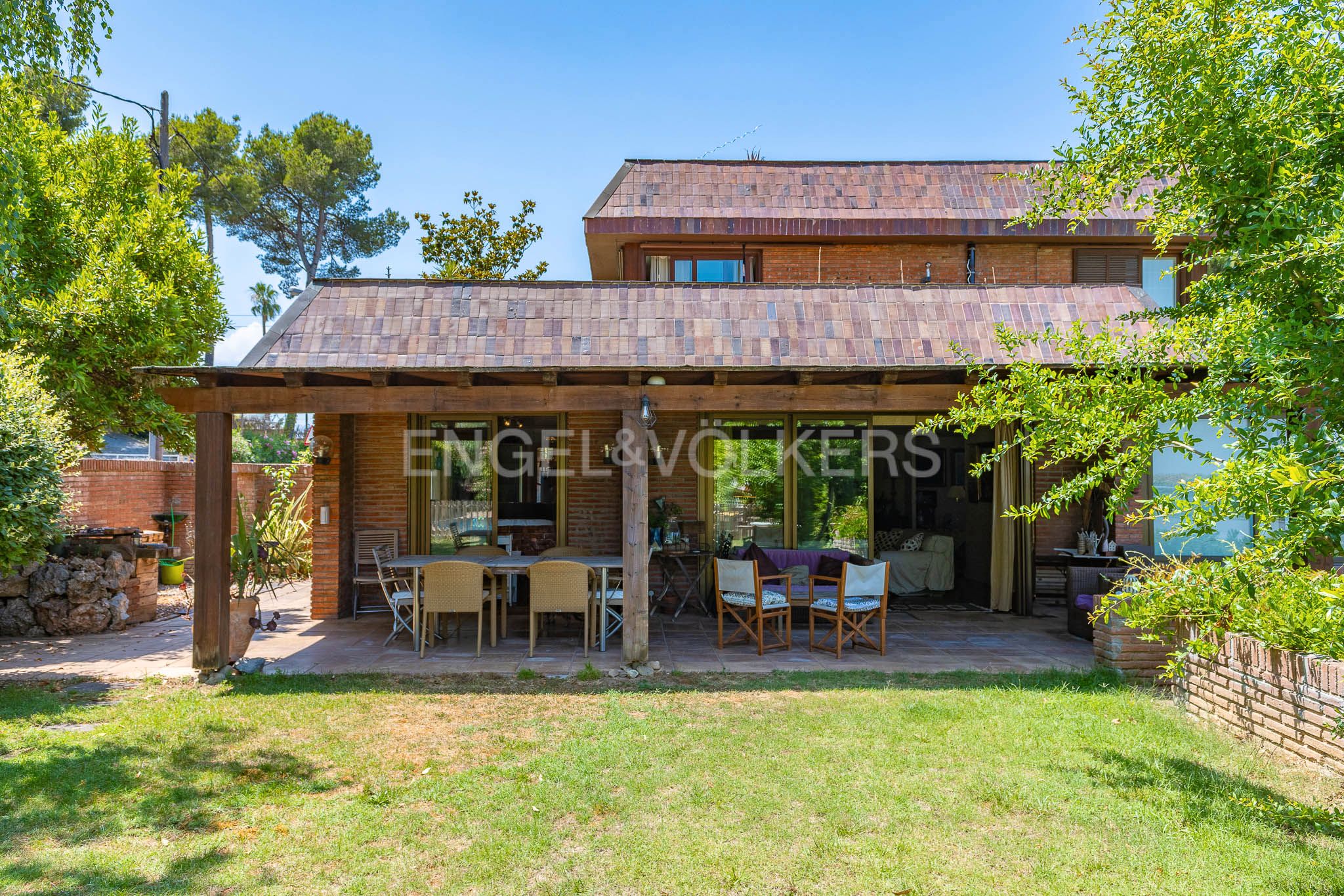 Terrassa de Casa o xalet en venda en Cerdanyola del Vallès amb Calefacció, Jardí privat i Parquet