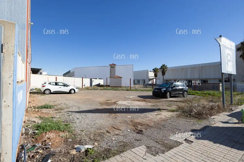 Industrial buildings for sale in Náquera