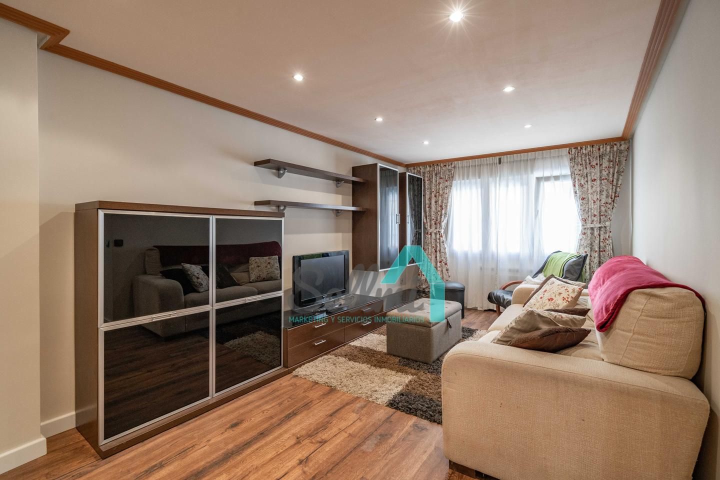 Living room of Flat for sale in Oviedo   with Heating and Furnished