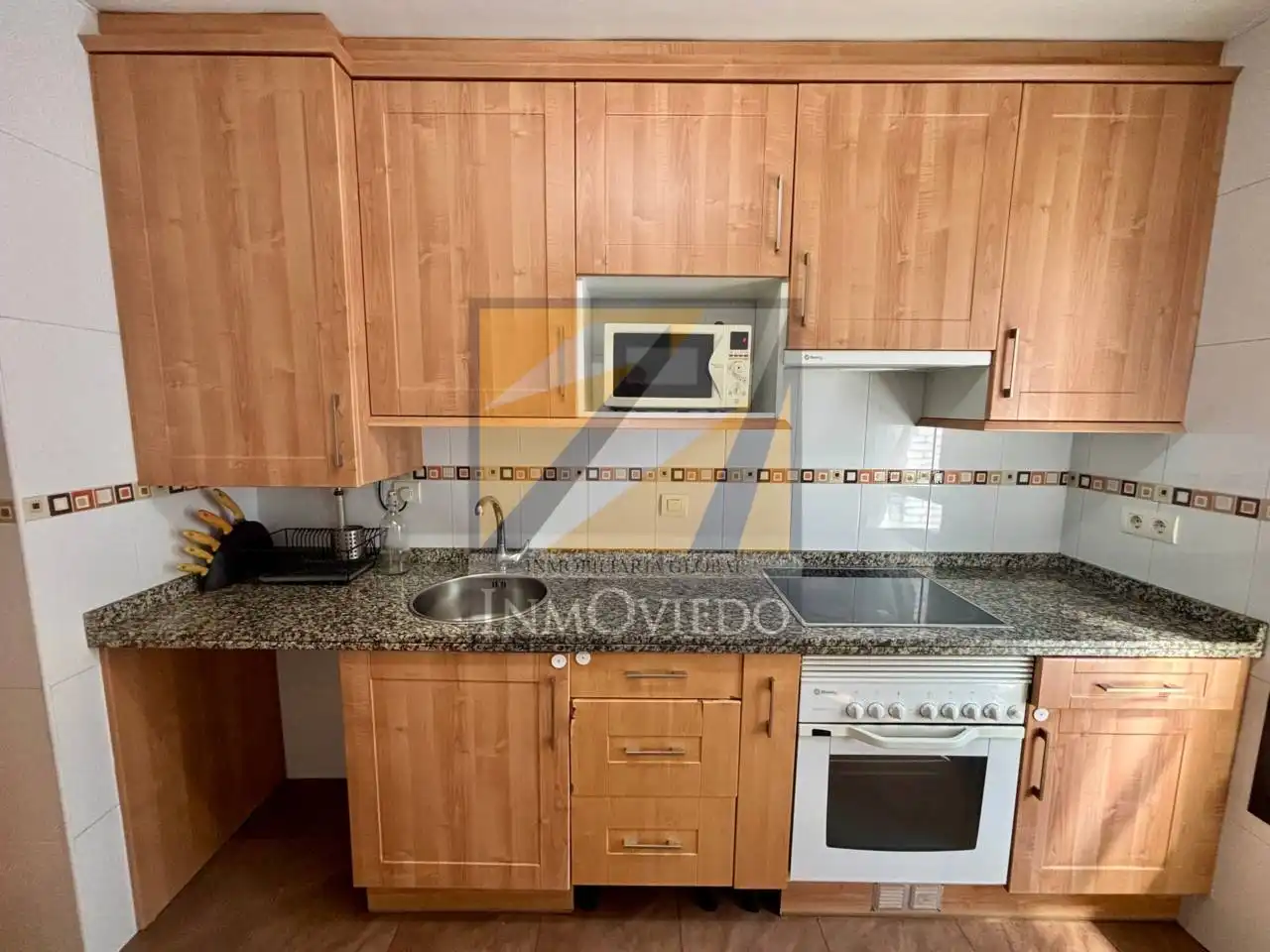 Küche von Wohnung zum Verkauf in Oviedo  mit Heizung und Abstellraum