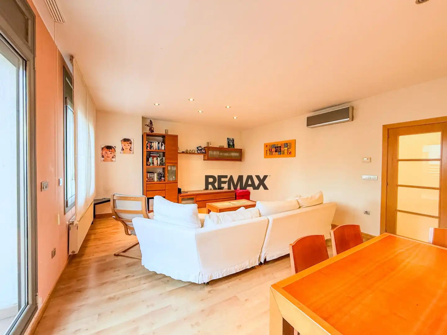 Wohnzimmer von Gebäude zum Verkauf in Roses