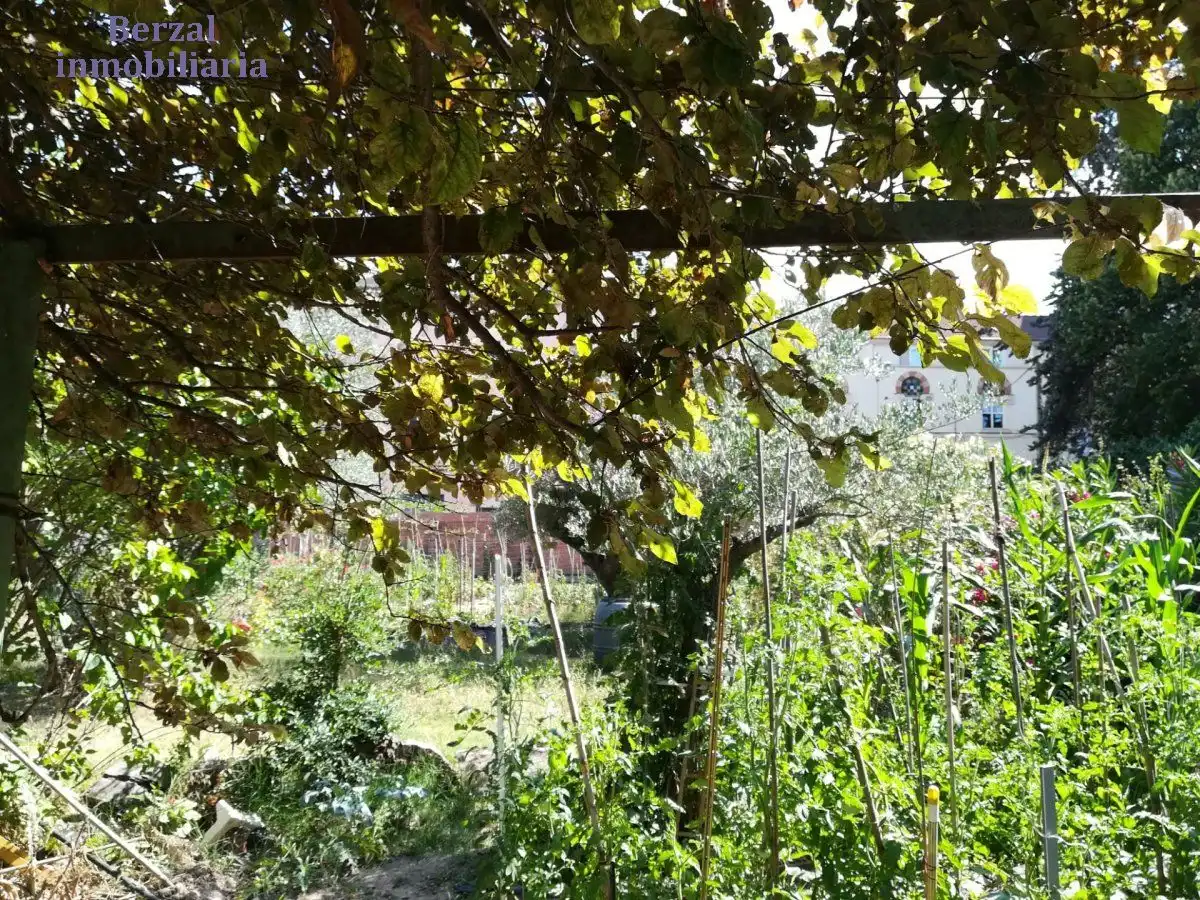 Jardí de Finca rústica en venda en  Logroño amb Jardí privat, Traster i Balcó