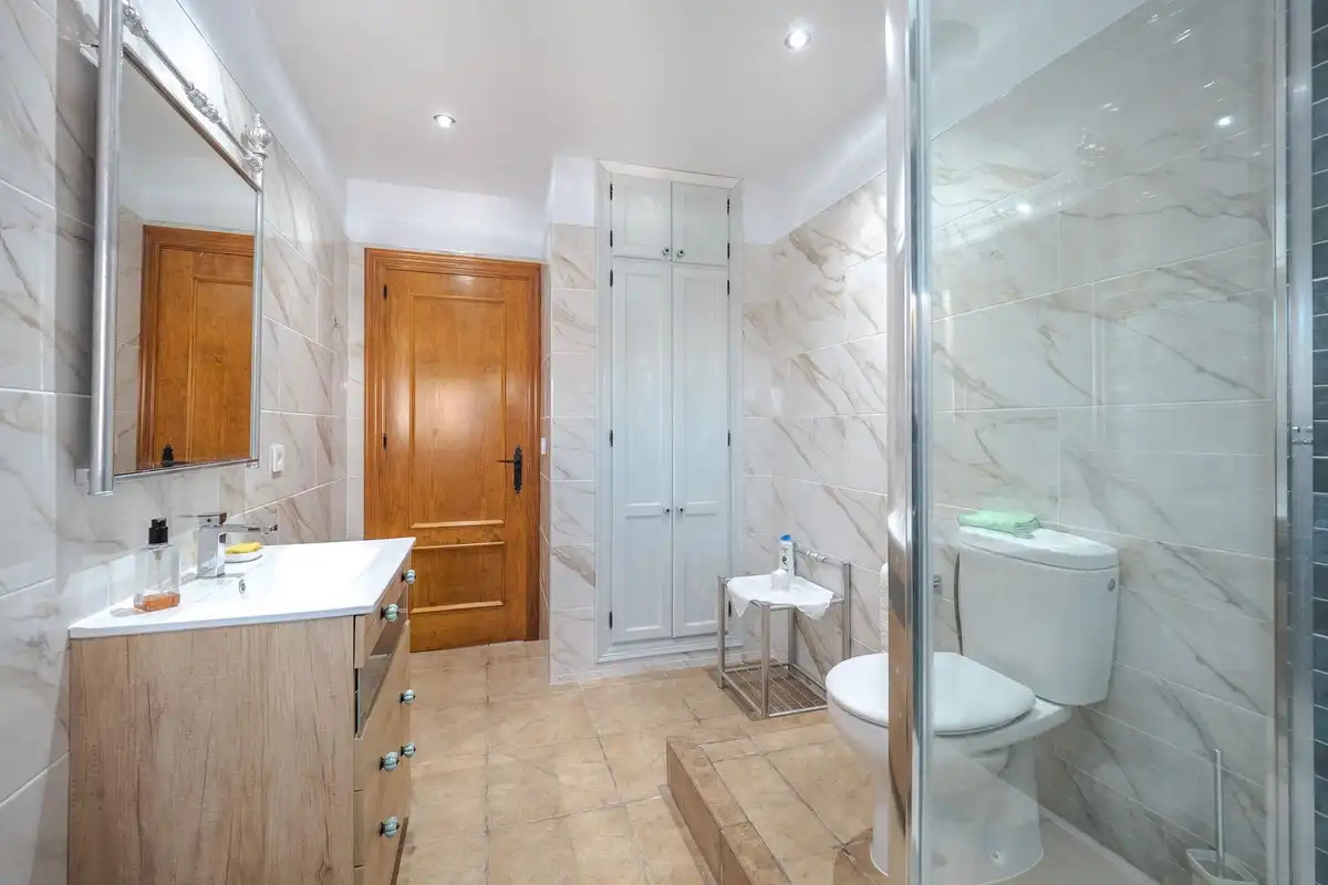 Baño de Casa o chalet en venta en Alhaurín El Grande con Aire acondicionado, Calefacción y Jardín privado