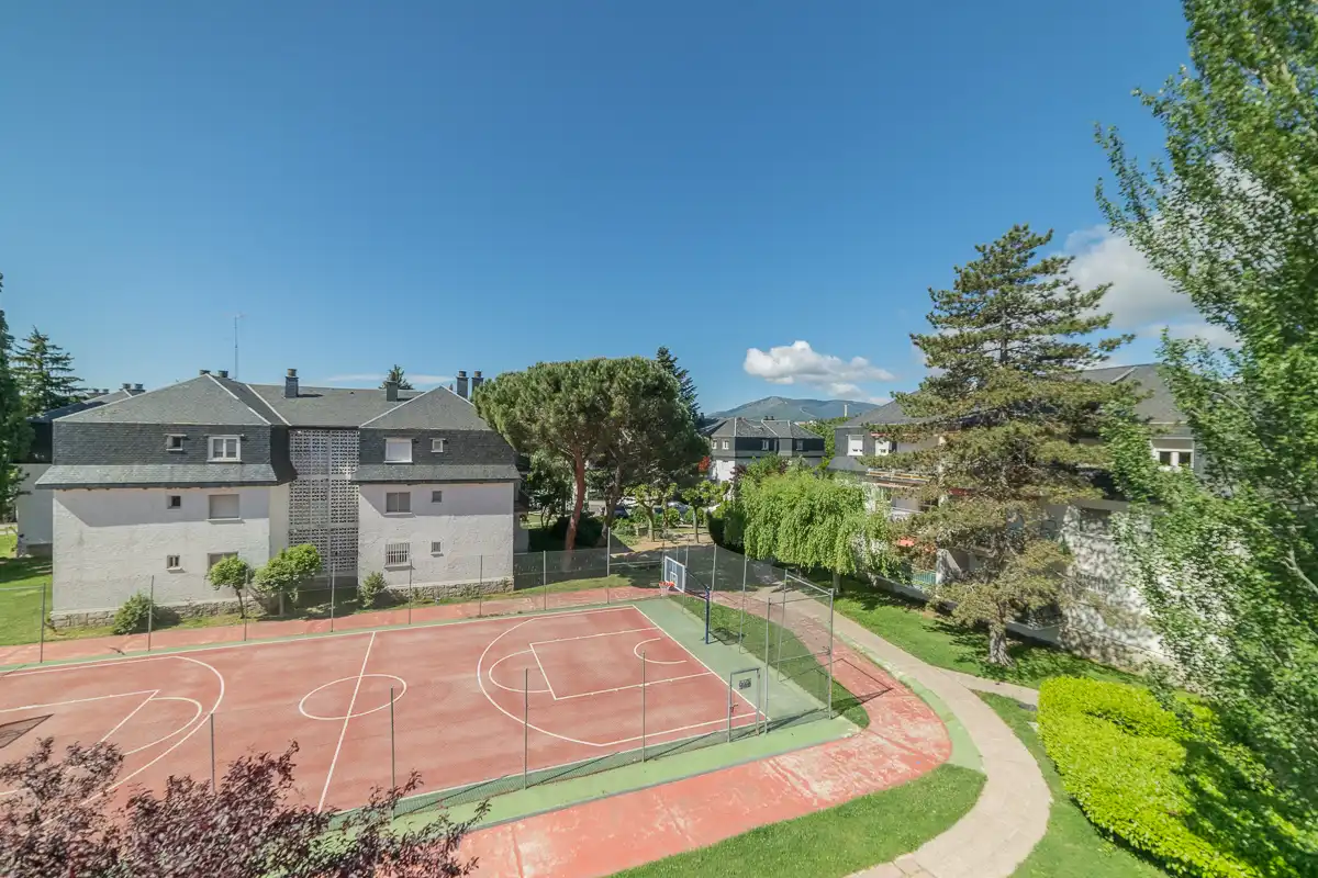 Vista exterior de Pis en venda en Alpedrete amb Aire condicionat, Calefacció i Terrassa