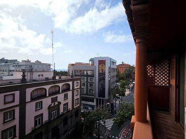 Piso con balcón en alquiler en Calle León y Castillo