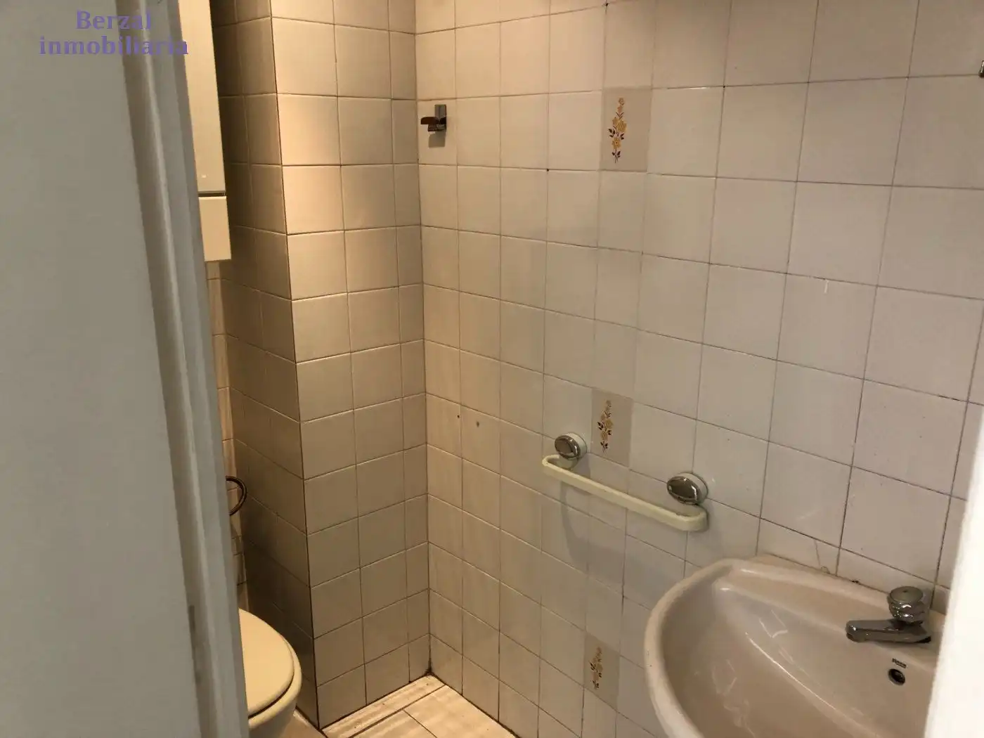 Baño de Local en venta en  Logroño