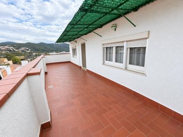 Piso con ascensor en venta en Calle Montserrat