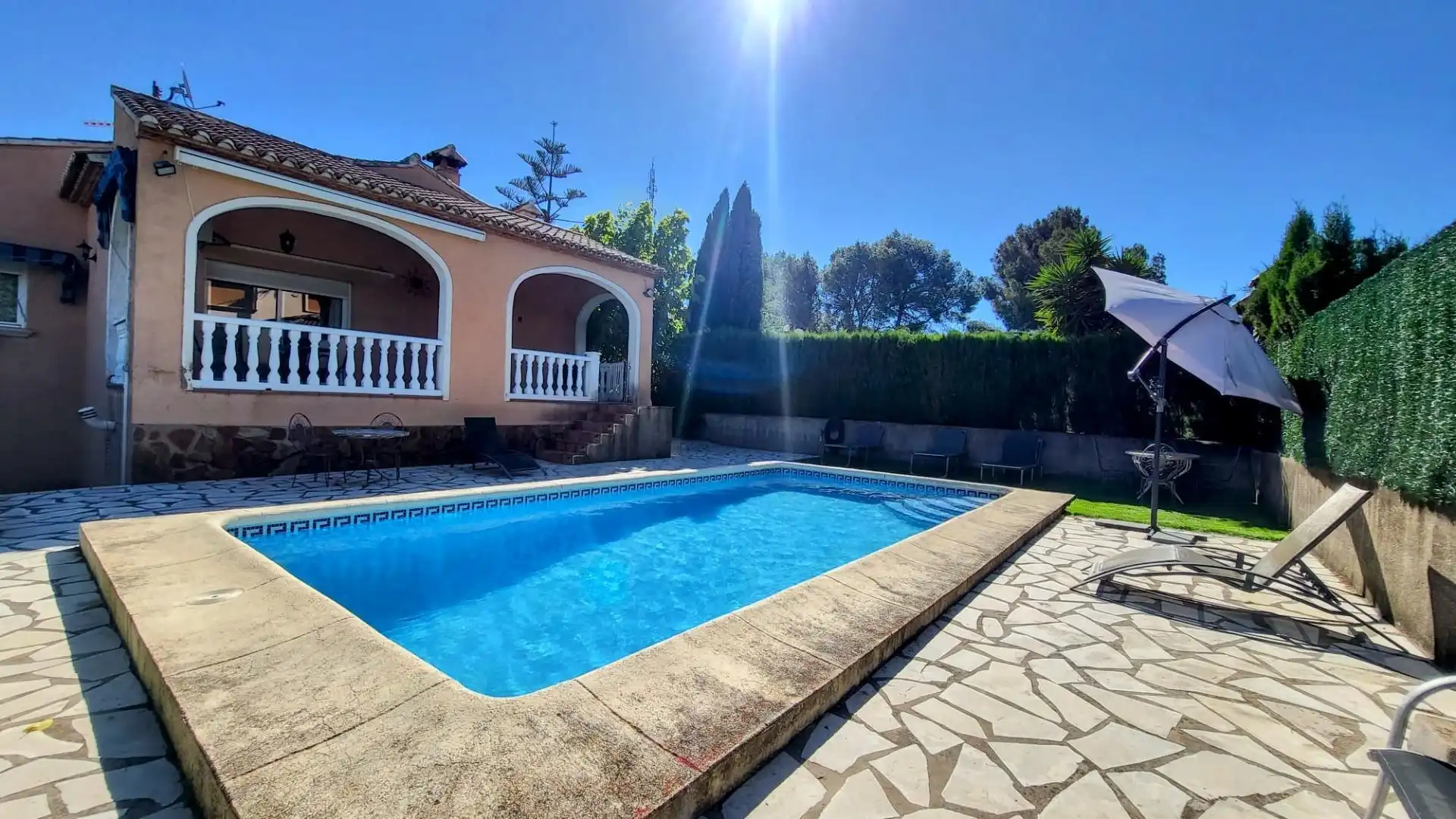 Piscina de Casa o chalet en venta en Ador con Aire acondicionado, Calefacción y Jardín privado
