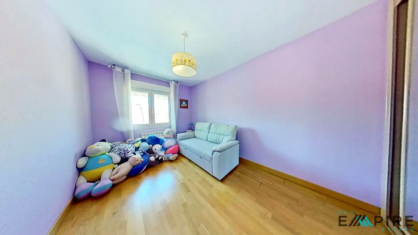 Habitación de Casa adosada en venta en Valdemoro con Aire acondicionado, Calefacción y Amueblado
