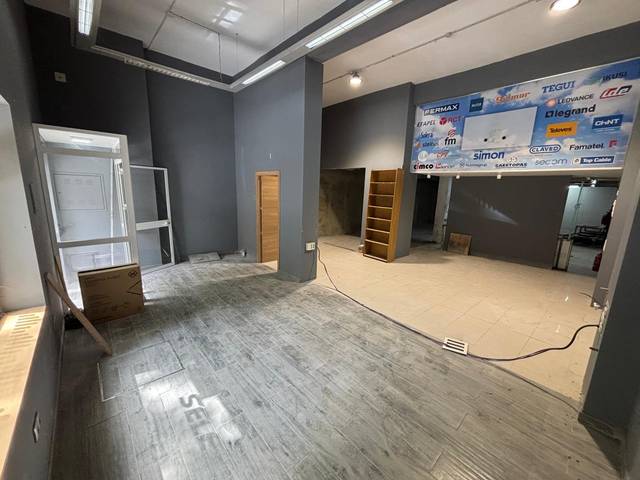 Local comercial en Venta en Calle José María de Pereda en El Cerro