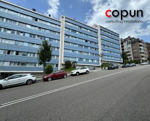 Vista exterior de Pis en venda en Oviedo  amb Calefacció i Traster