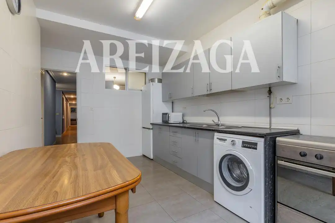 Cuina de Pis en venda en Donostia - San Sebastián  amb Balcó