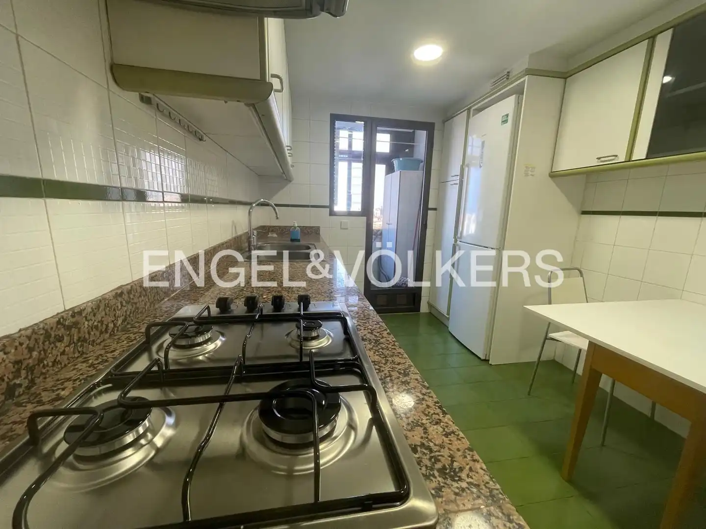 Kitchen of Flat for rent in Valencia  with Air Conditioner and Heating