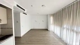 Sala de estar de Apartamento en venta en Pozuelo de Alarcón con Aire acondicionado, Calefacción y Jardín privado