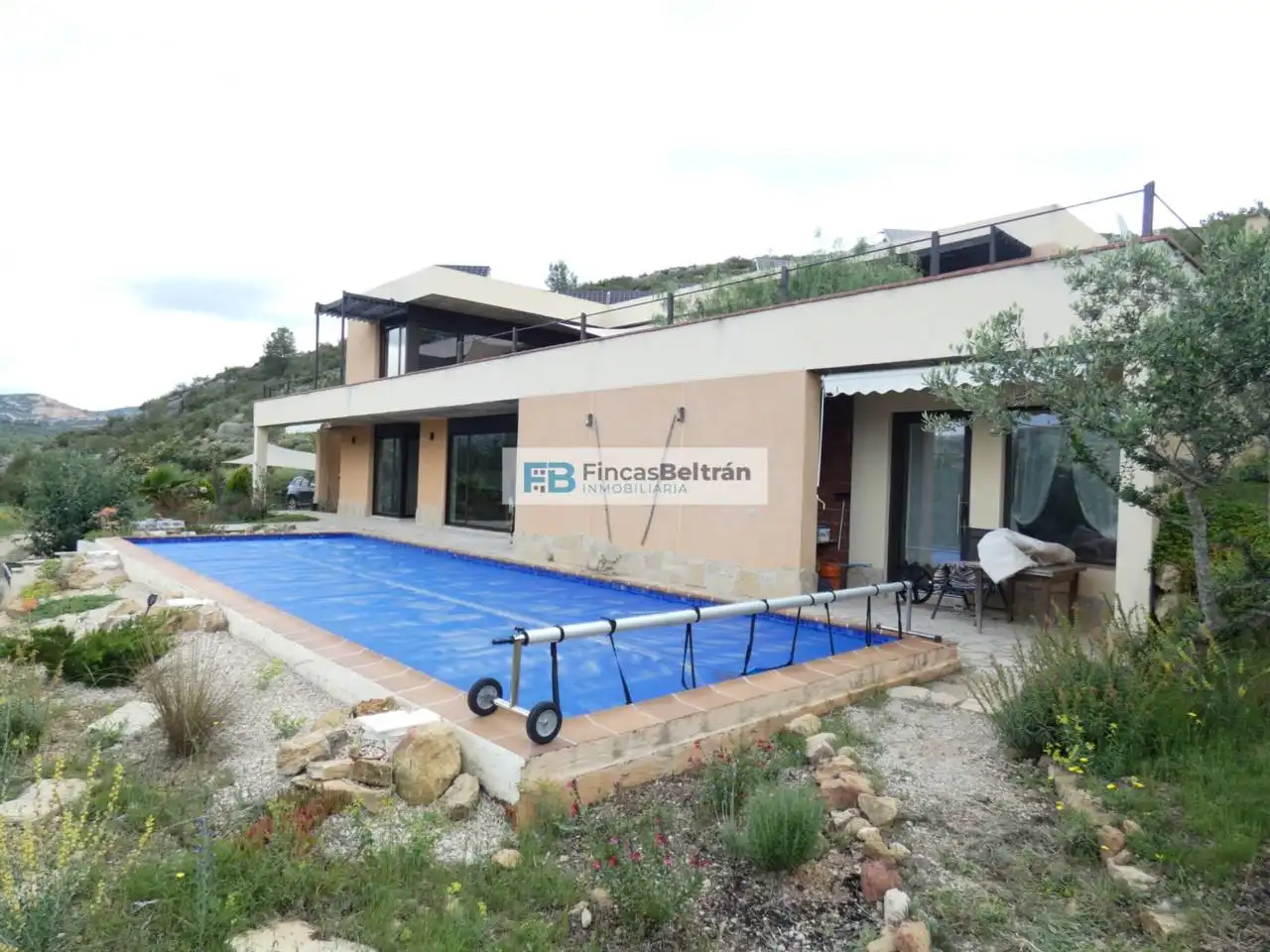 Vista exterior de Casa o xalet en venda en Cervera del Maestre amb Calefacció, Jardí privat i Terrassa