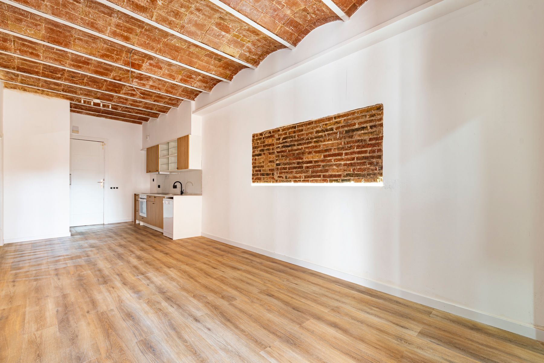 Piso en venta en L'Hospitalet de Llobregat con Aire acondicionado, Calefacción y Terraza
