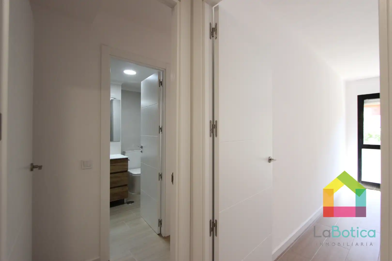 Flat for sale in Toledo  with Air Conditioner and Heating