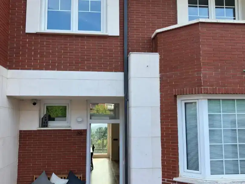 Vista exterior de Pis en venda en Mungia amb Jardí privat, Parquet i Traster