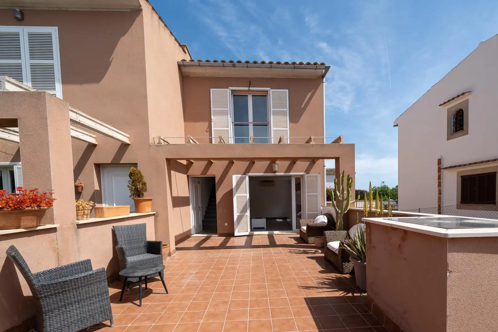 Terrasse von Einfamilien-Reihenhaus zum Verkauf in Felanitx mit Klimaanlage, Terrasse und Abstellraum