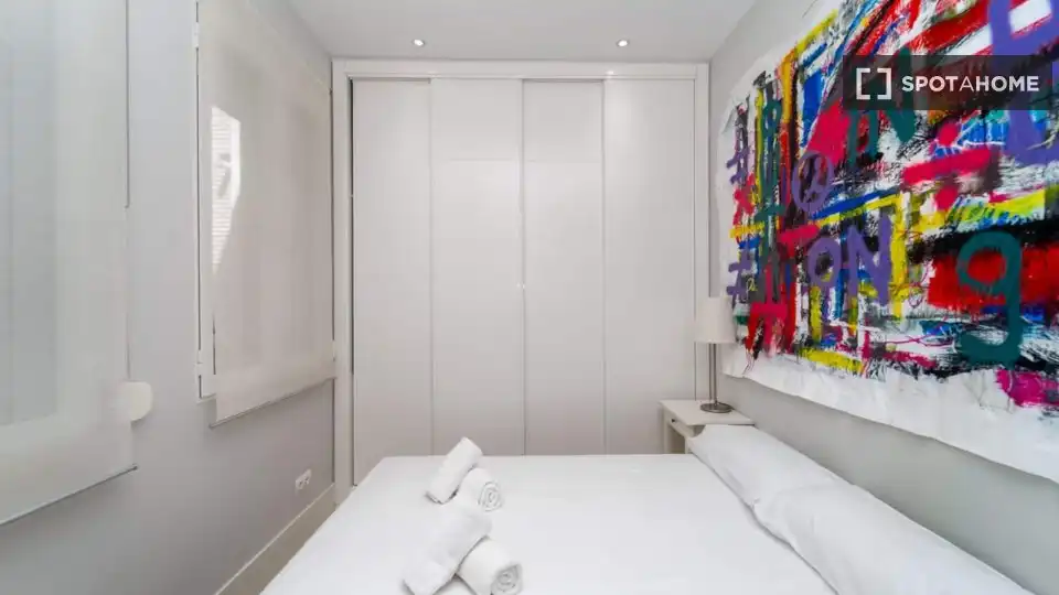 Bedroom of Flat for rent in Madrid  with Air Conditioner, Heating and Furnished