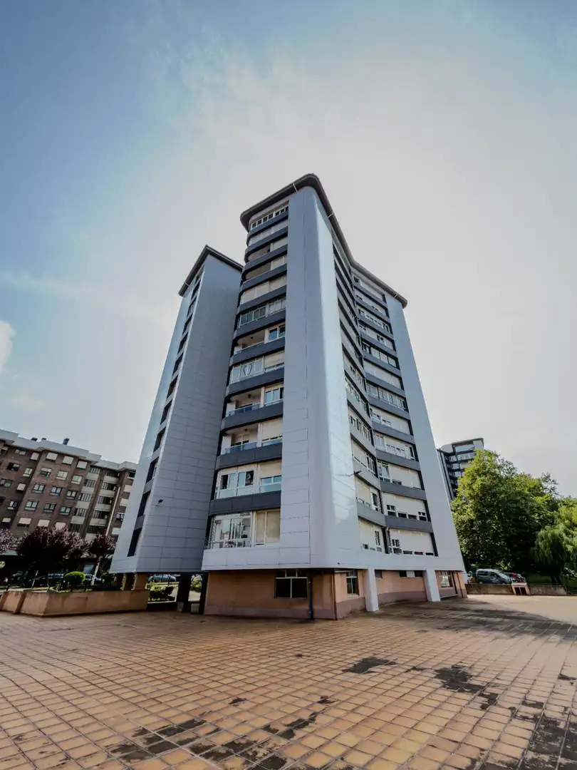 Vista exterior de Piso en venta en Santander con Calefacción y Balcón