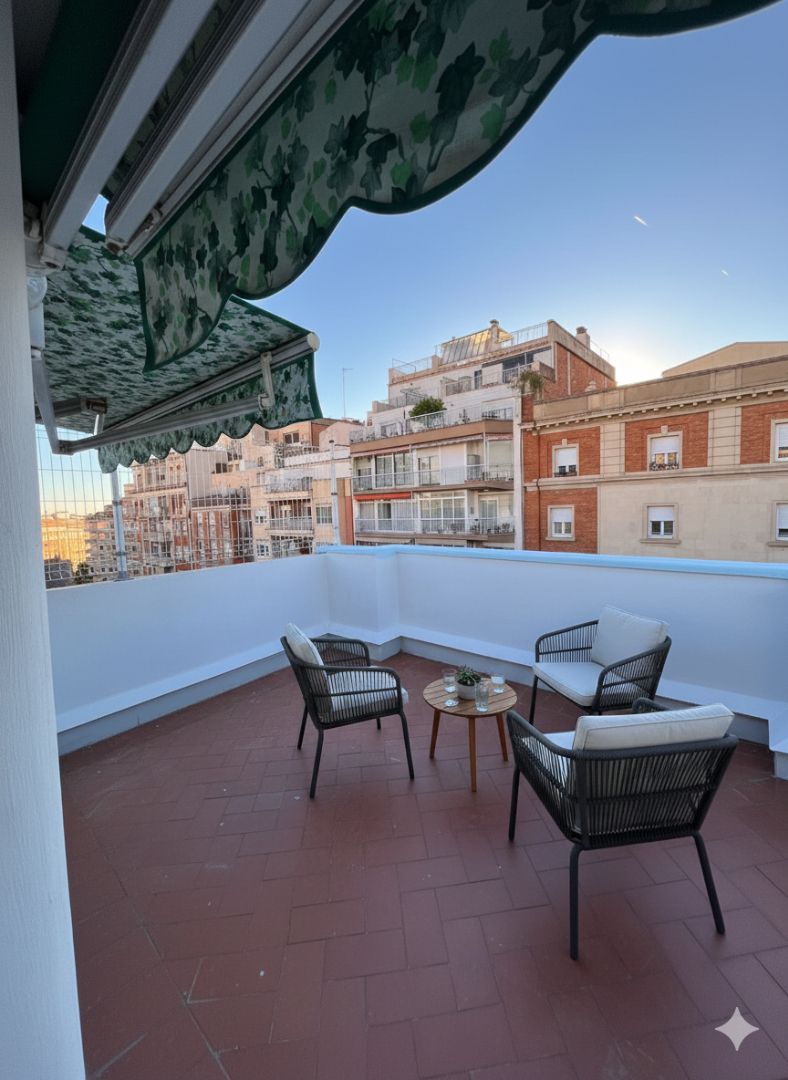 Terrace of Attic to rent in  Barcelona Capital  with Air Conditioner, Heating and Parquet flooring