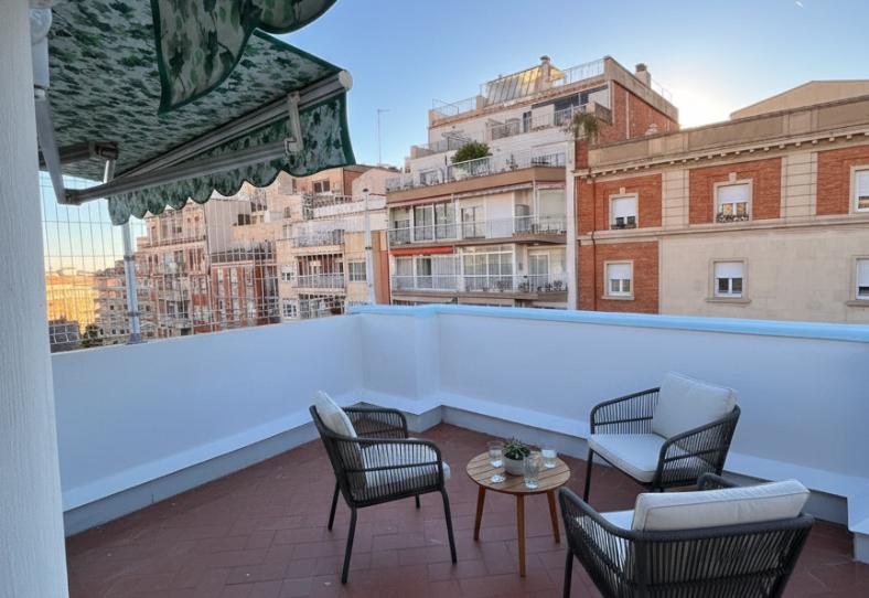 Photo 1 of Attic to rent in Carrer de Praga, El Baix Guinardó, Barcelona