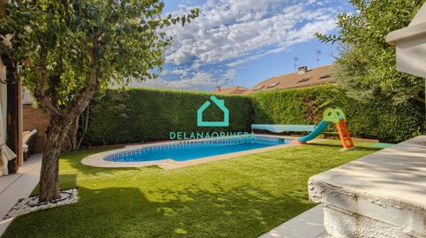 Foto 2 de Casa adosada en venda a Urb. Belvalle, Madrid