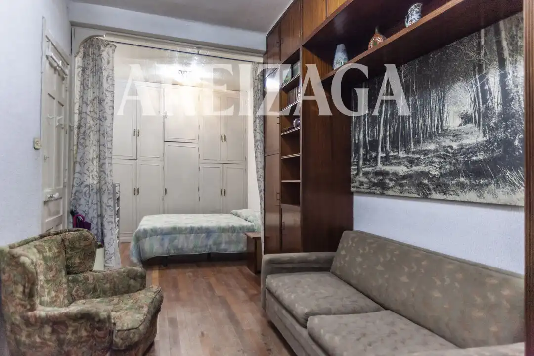 Habitación de Piso en venta en Donostia - San Sebastián  con Calefacción y Balcón