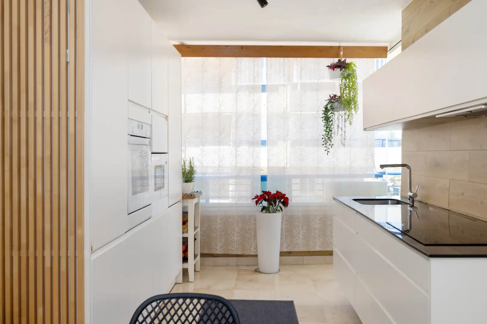 Küche von Wohnung zum Verkauf in Marbella mit Klimaanlage, Heizung und Terrasse