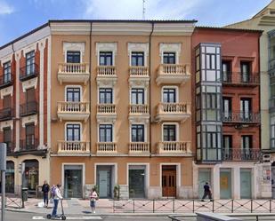 Vista exterior de Àtic de lloguer en Valladolid Capital amb Aire condicionat, Calefacció i Terrassa