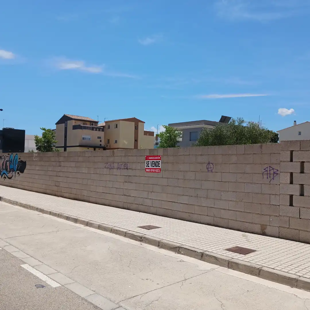 Terreny residencial en venda a Ronda dels Esports