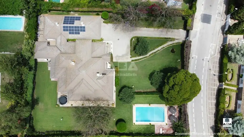 Jardí de Casa o xalet en venda en Jerez de la Frontera amb Aire condicionat, Calefacció i Jardí privat