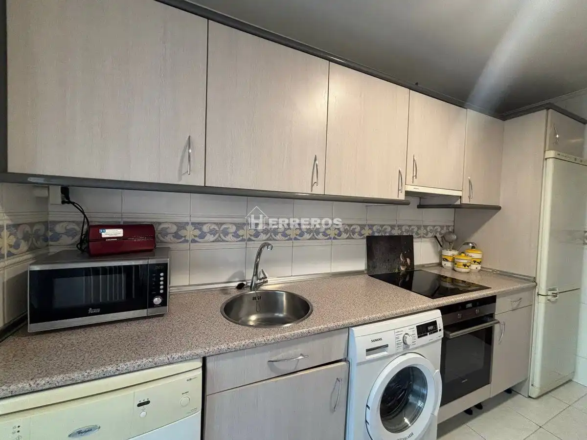 Cocina de Piso en venta en  Logroño con Calefacción, Parquet y Terraza