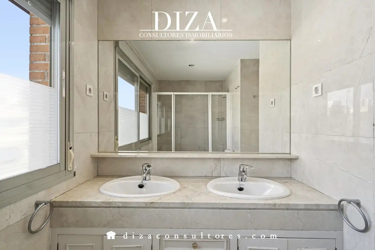 Baño de Piso en venta en Madrid con Aire acondicionado, Calefacción y Jardín privado