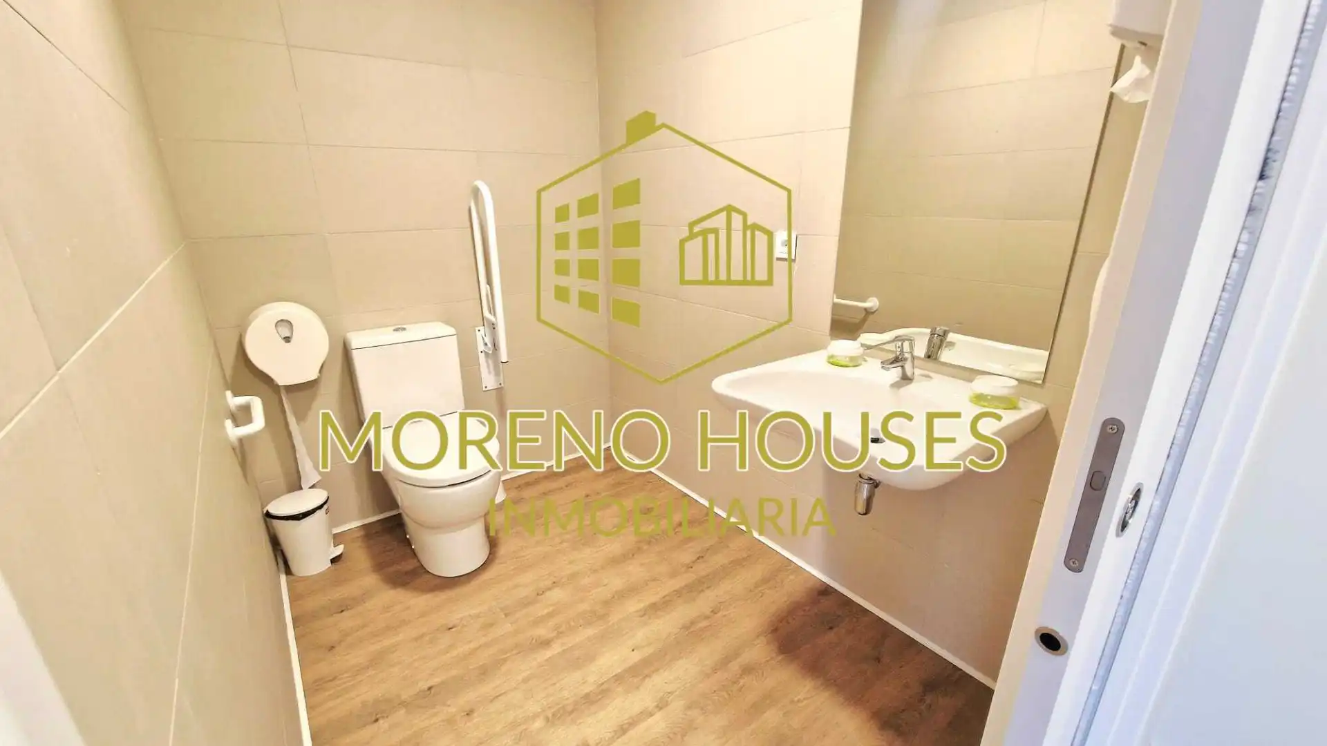 Badezimmer von Wohnungen zur Miete in Jávea / Xàbia mit Klimaanlage, Heizung und Privatgarten