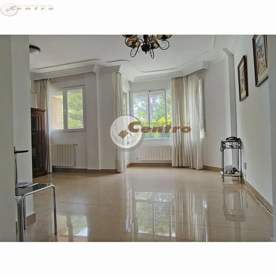 Sala de estar de Piso en venta en Albacete con Aire acondicionado, Calefacción y Terraza