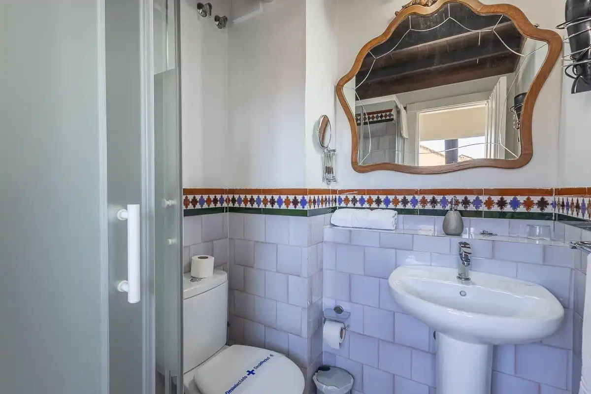 Badezimmer von Gebäude zur Miete in Granada