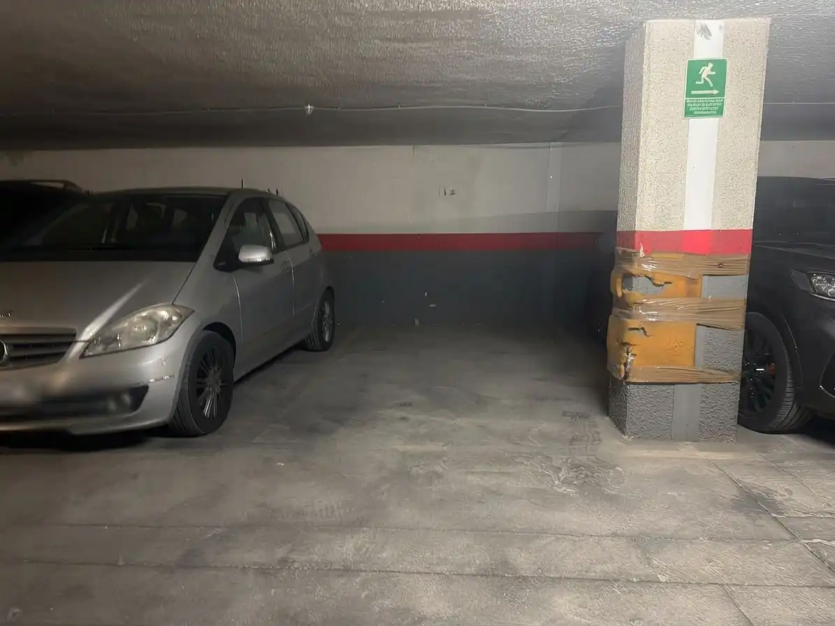 Garage zur Miete in Nou Moles