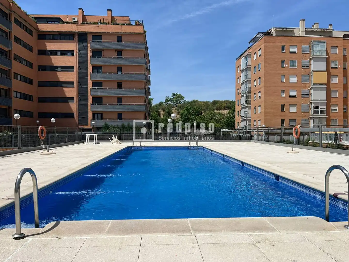 Piscina de Piso en venta en Madrid con Aire acondicionado, Calefacción y Jardín privado