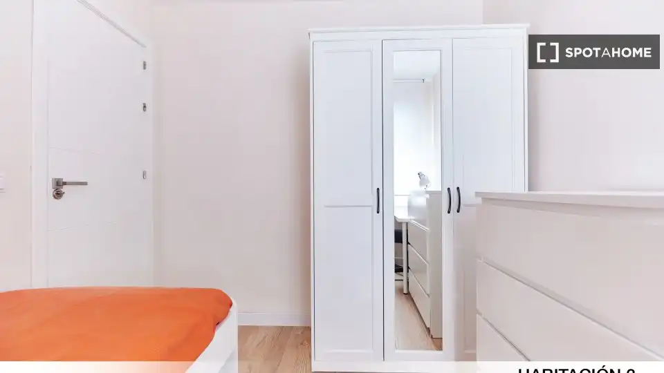 Schlafzimmer von Wohnung zur untervermieten in Sevilla mit Klimaanlage, Terrasse und Möbliert