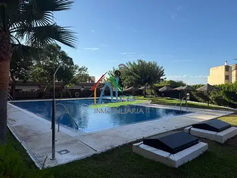Piscina de Estudio en venta en Almonte con Aire acondicionado, Terraza y Balcón