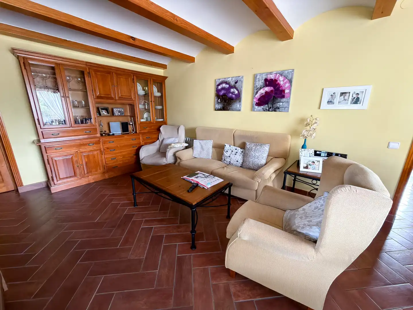 Sala d'estar de Casa o xalet en venda en Santa Cruz del Retamar amb Calefacció, Jardí privat i Terrassa