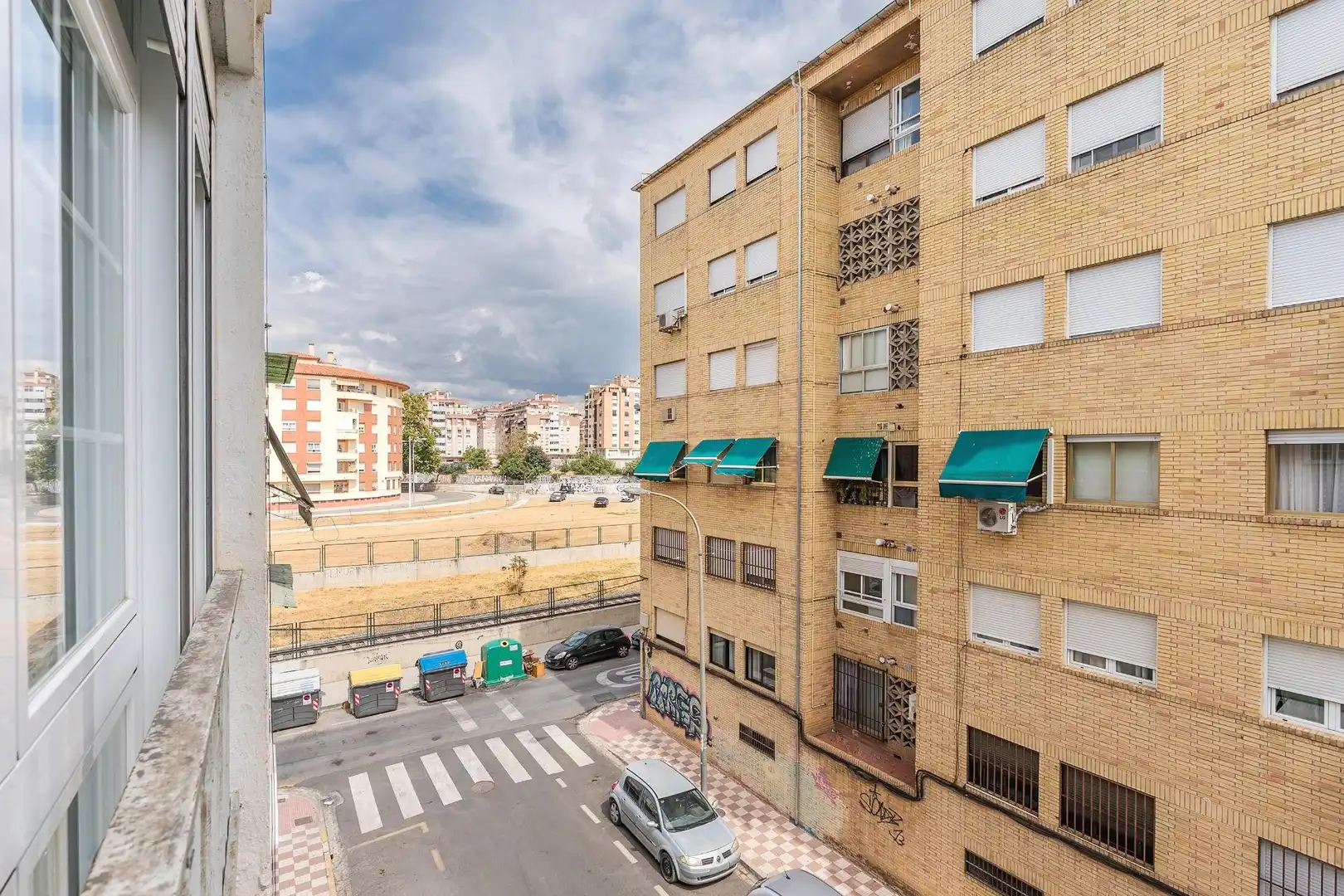 Vista exterior de Piso en venta en Granada con Aire acondicionado